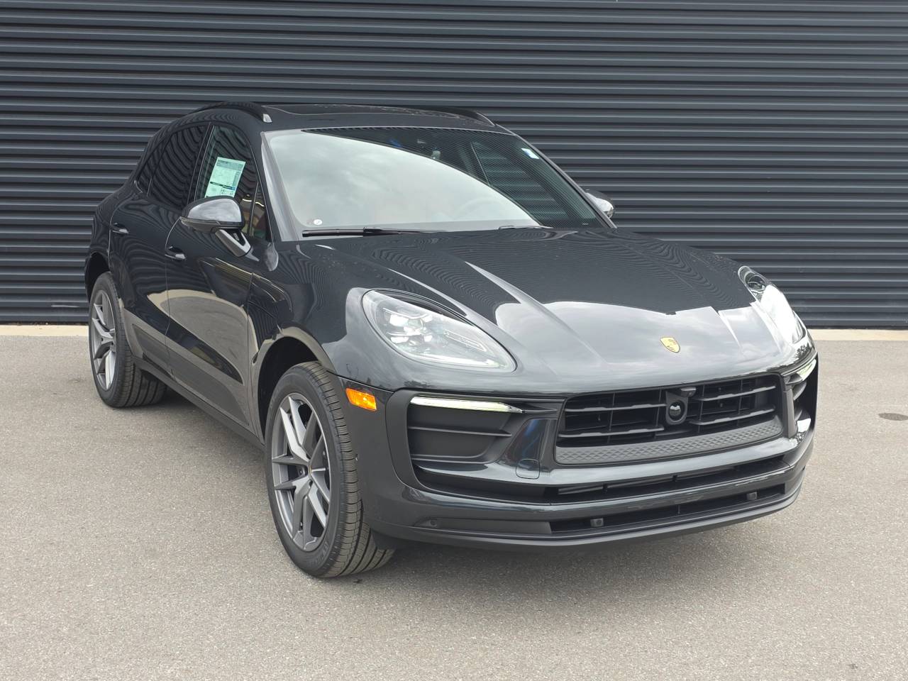 2026 Porsche Macan Base