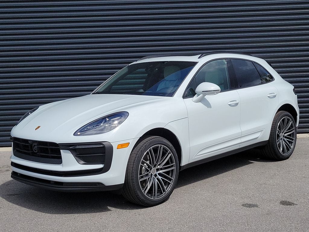 2026 Porsche Macan Base