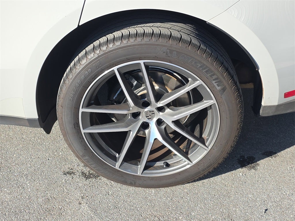 2022 Porsche Macan Base