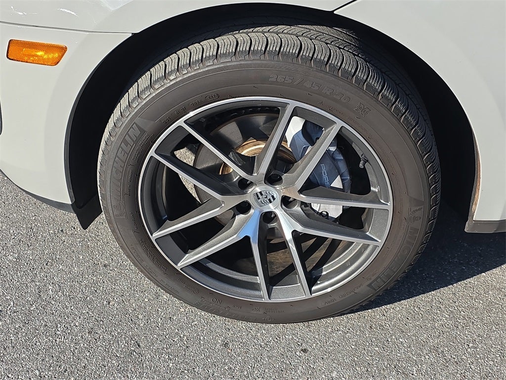 2022 Porsche Macan Base