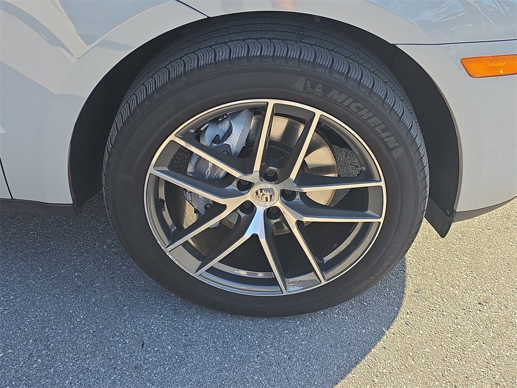 2022 Porsche Macan Base