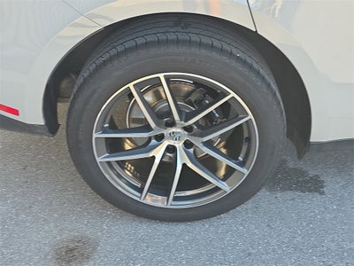 2022 Porsche Macan Base