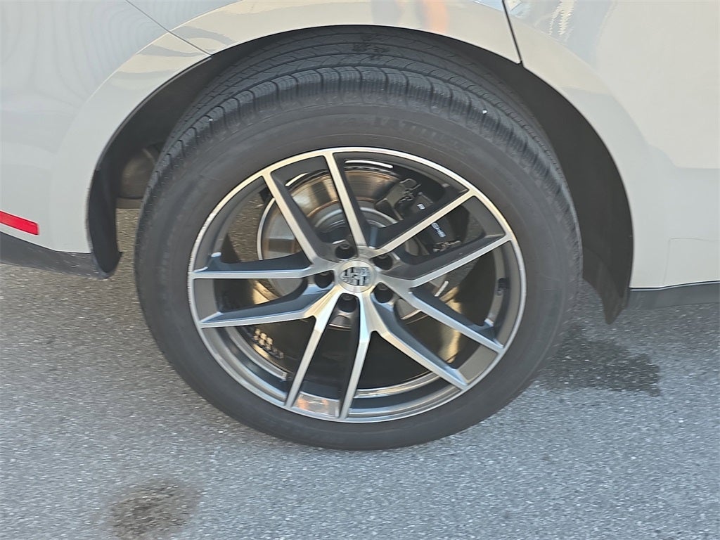 2022 Porsche Macan Base