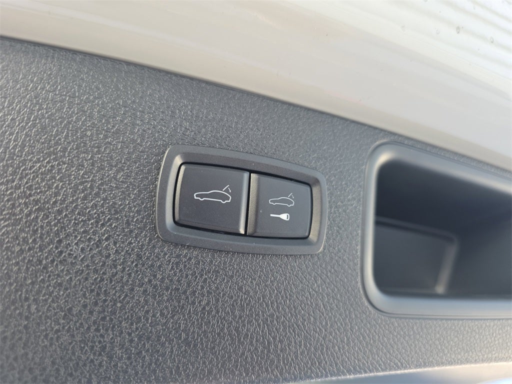 2022 Porsche Macan Base