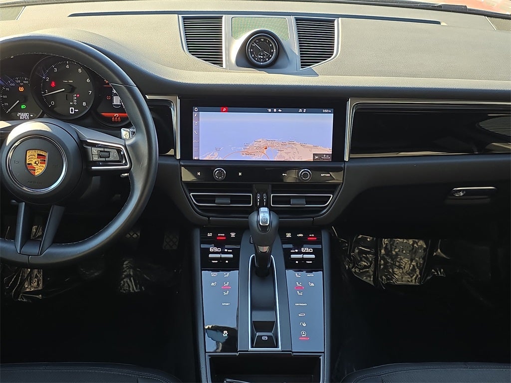 2022 Porsche Macan Base