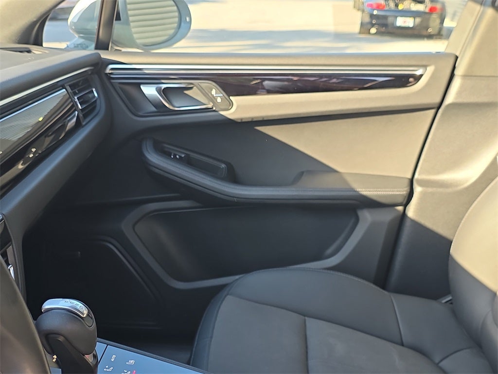 2022 Porsche Macan Base