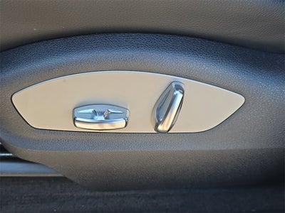 2022 Porsche Macan Base