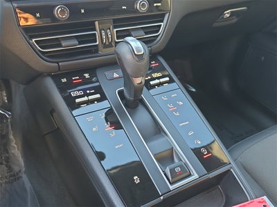 2022 Porsche Macan Base