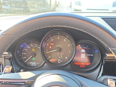 2022 Porsche Macan Base