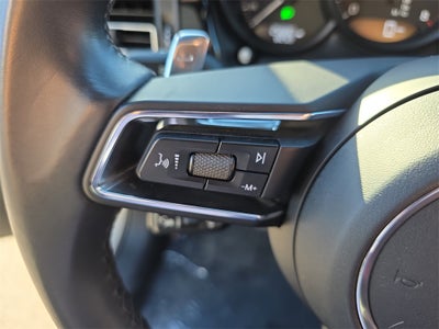 2022 Porsche Macan Base