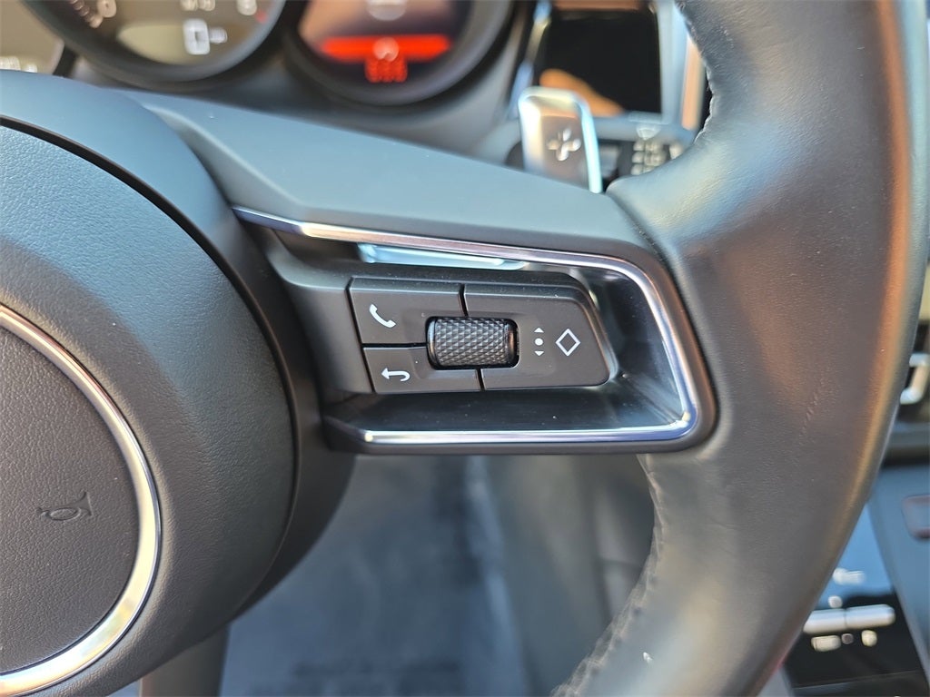 2022 Porsche Macan Base