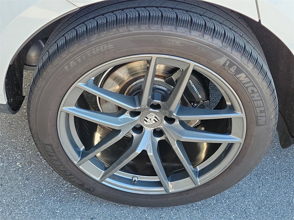 2024 Porsche Macan T