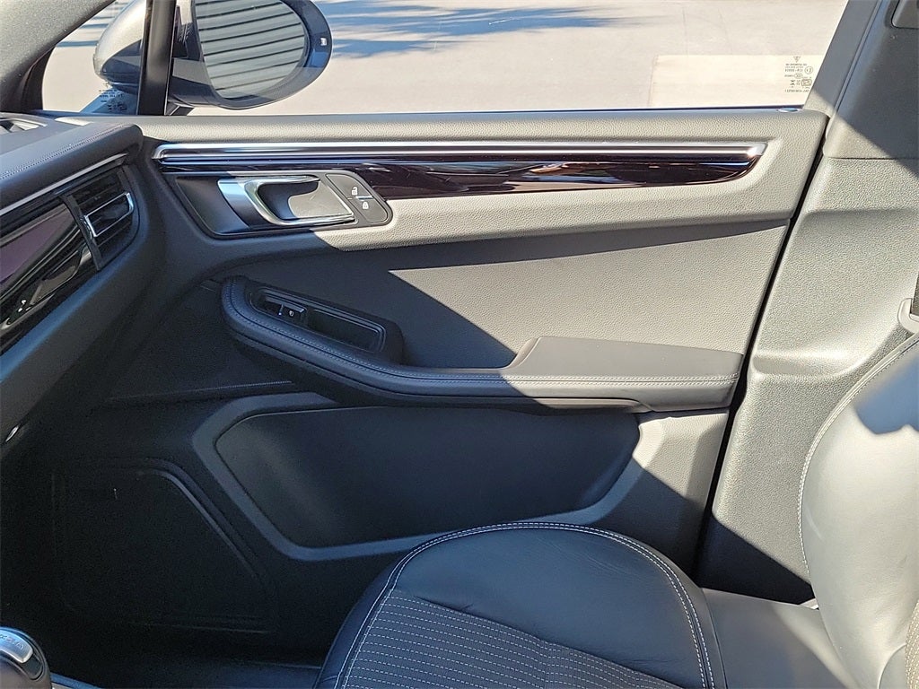 2024 Porsche Macan T