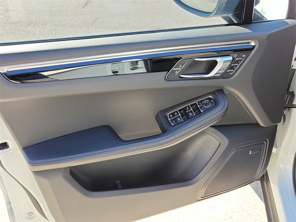 2024 Porsche Macan T