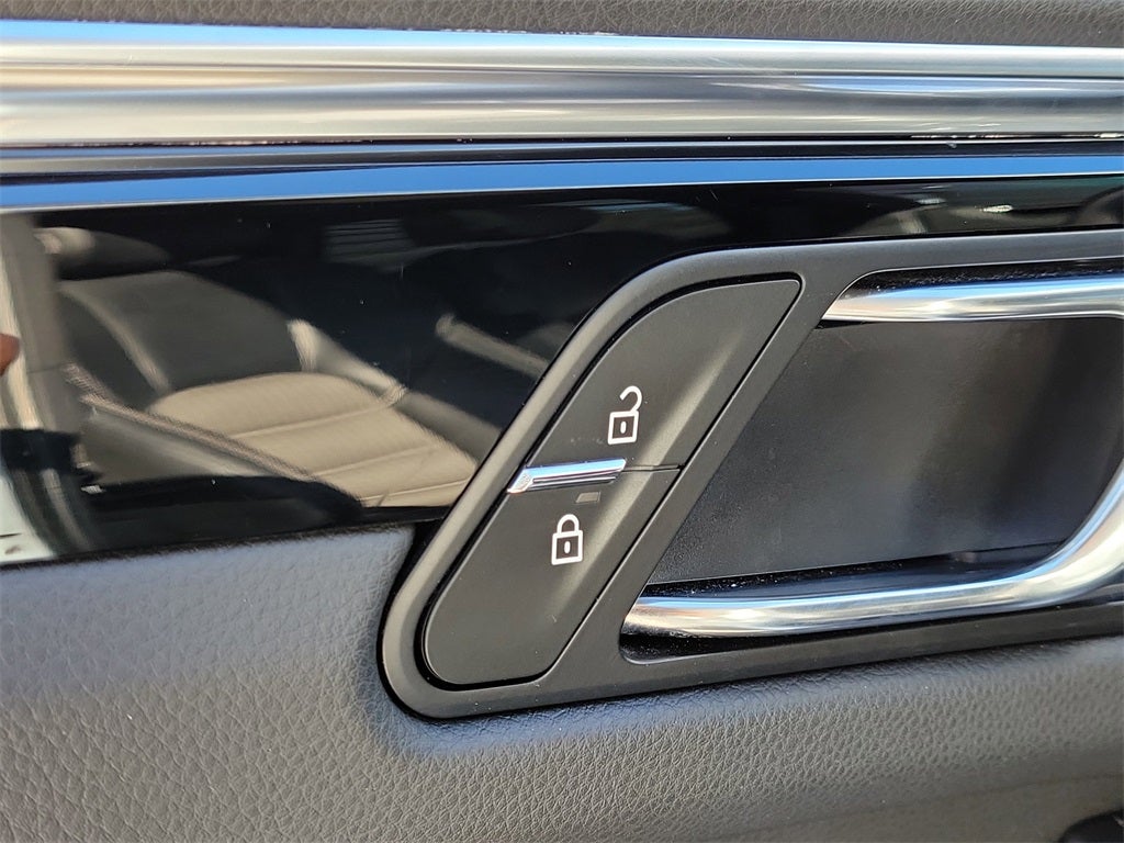 2024 Porsche Macan T