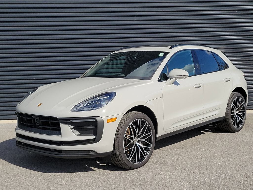 2025 Porsche Macan Base