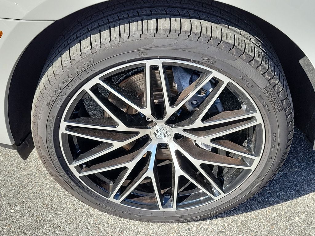 2025 Porsche Macan Base