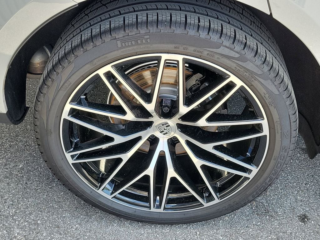 2025 Porsche Macan Base