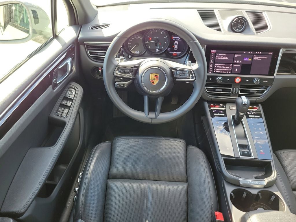 2025 Porsche Macan Base