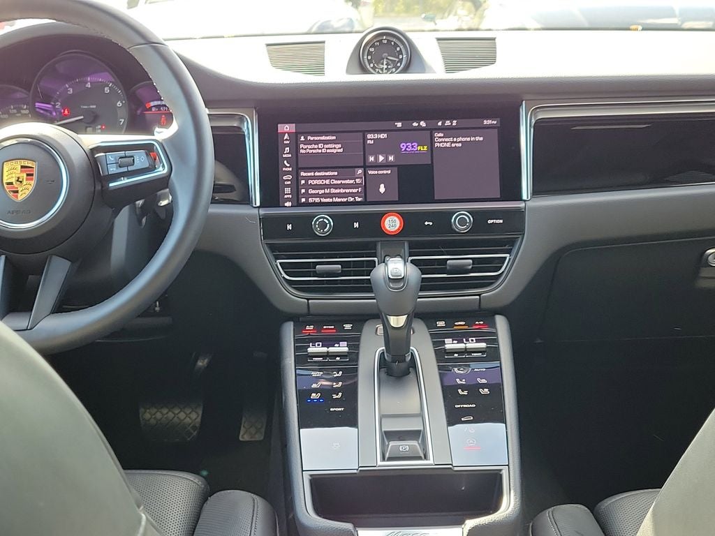 2025 Porsche Macan Base