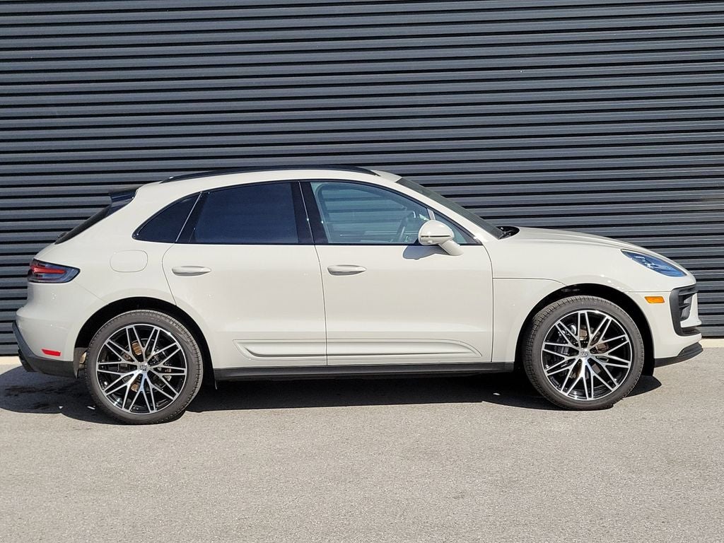 2025 Porsche Macan Base