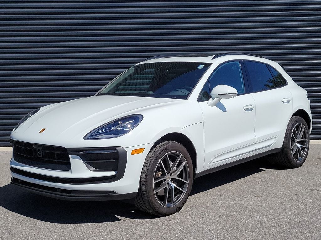 2025 Porsche Macan Base