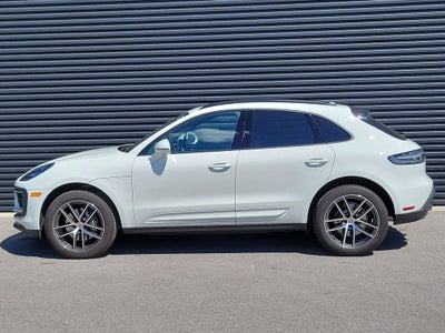 2025 Porsche Macan Base