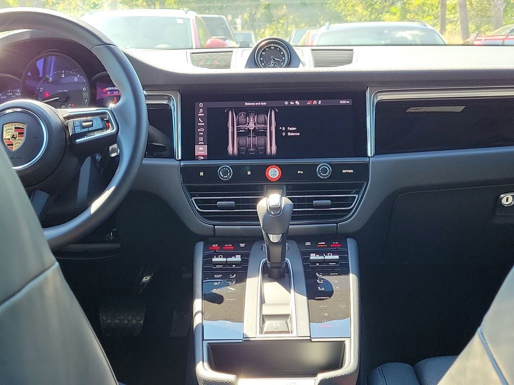 2025 Porsche Macan Base