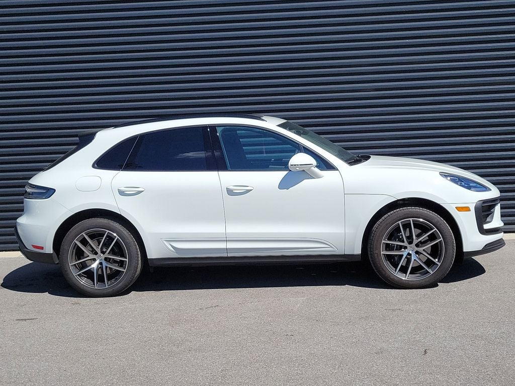 2025 Porsche Macan Base