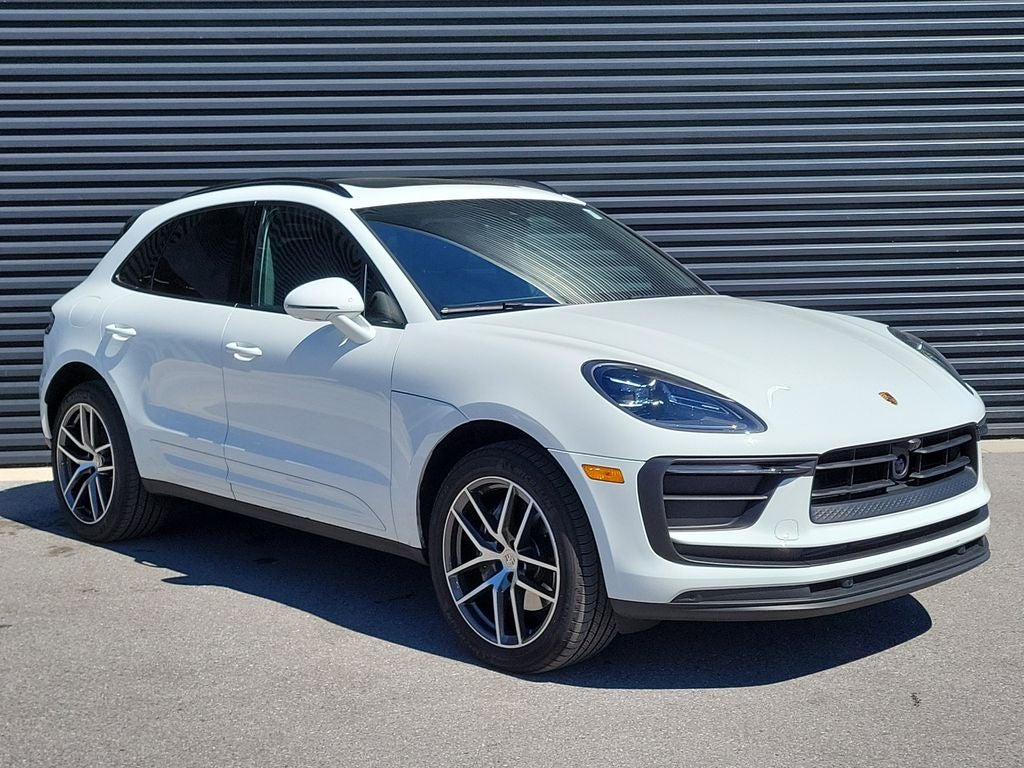 2025 Porsche Macan Base