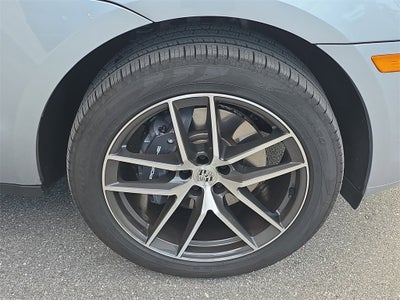 2025 Porsche Macan Base