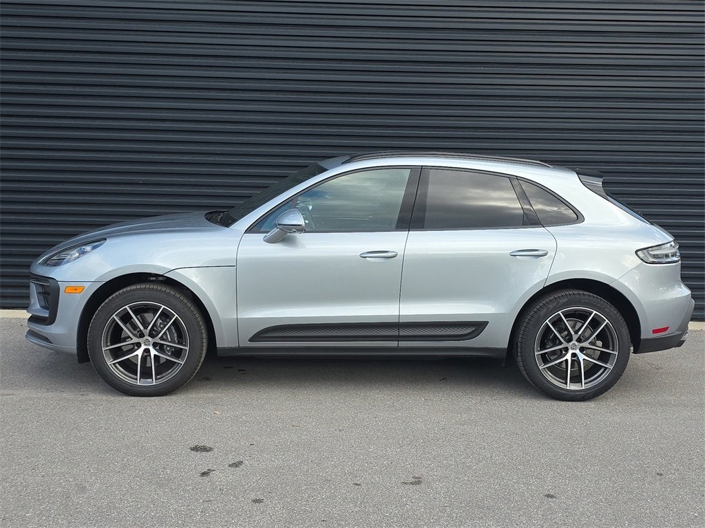 2025 Porsche Macan Base