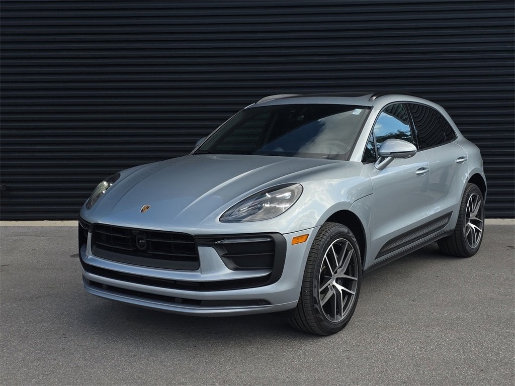 2025 Porsche Macan Base