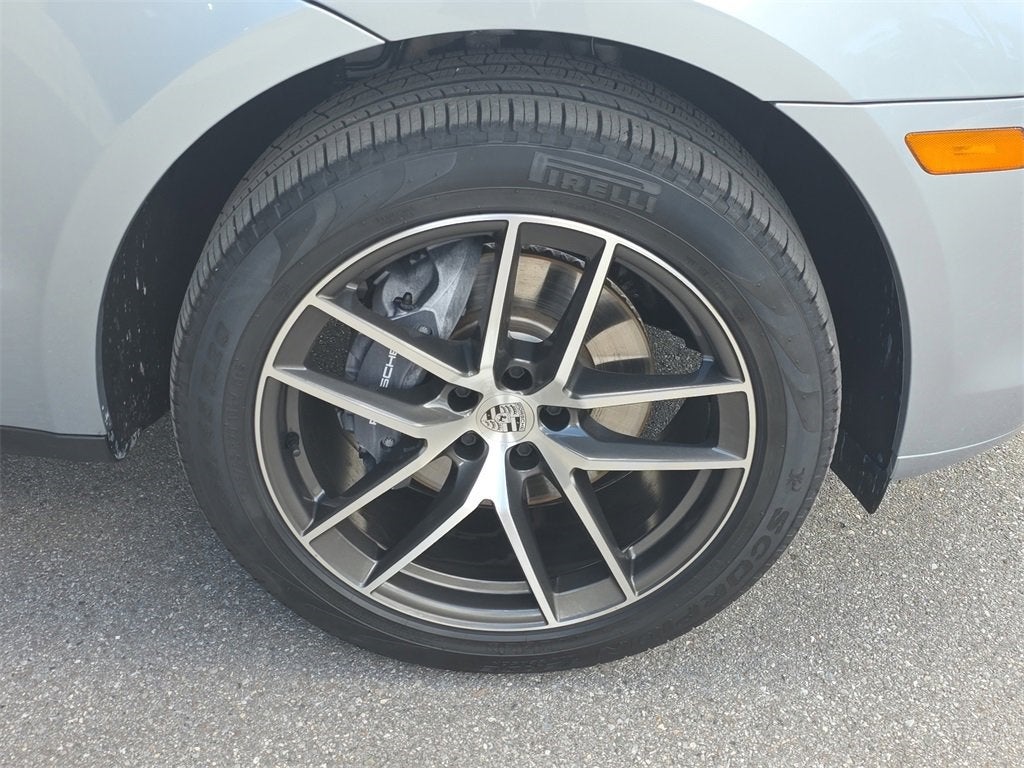 2025 Porsche Macan Base