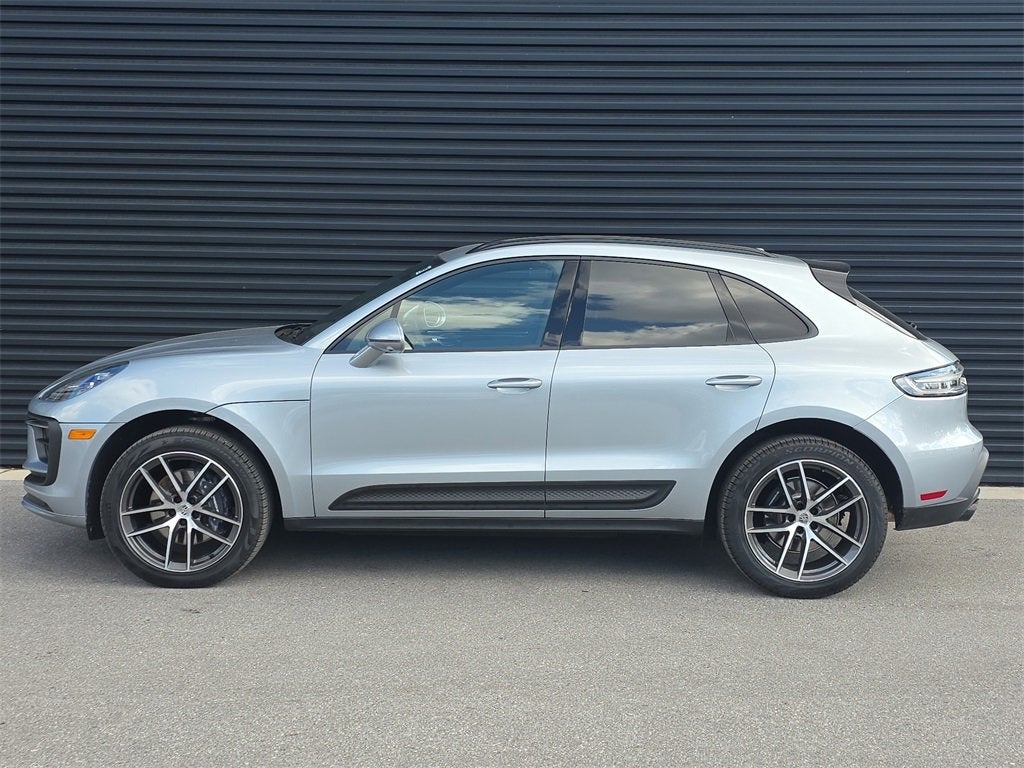 2025 Porsche Macan Base
