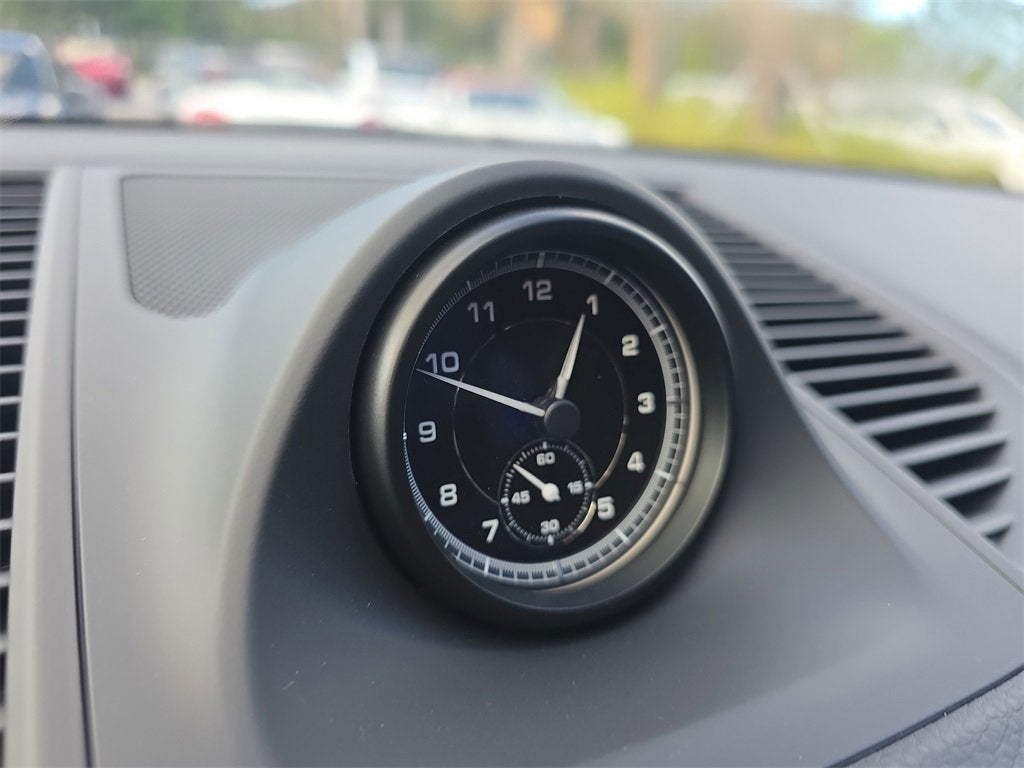 2025 Porsche Macan Base