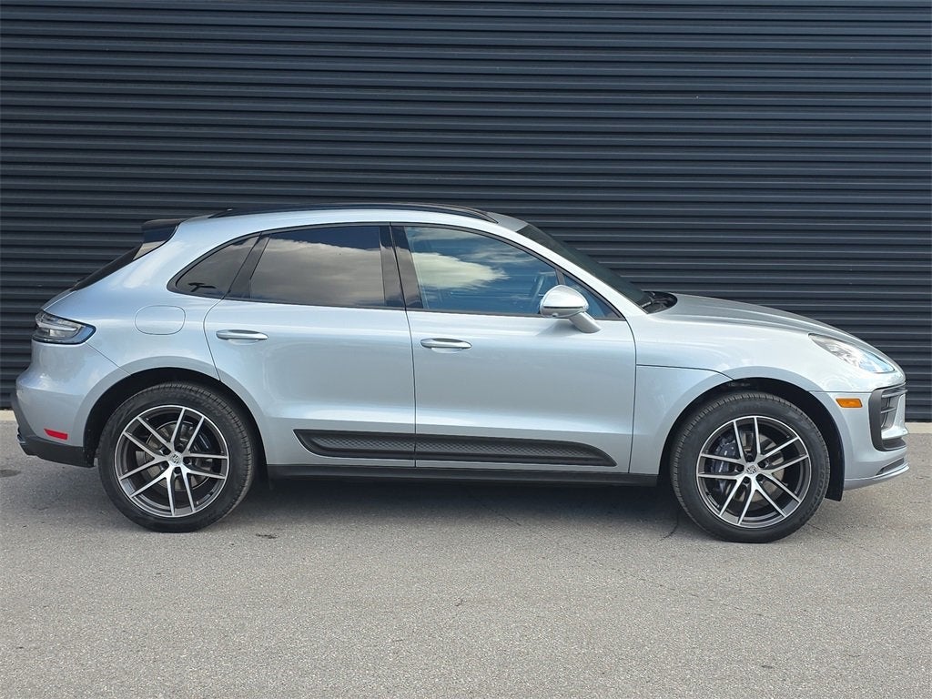 2025 Porsche Macan Base