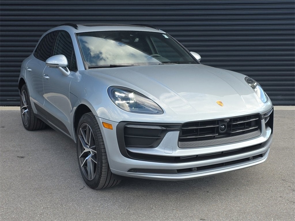 2025 Porsche Macan Base