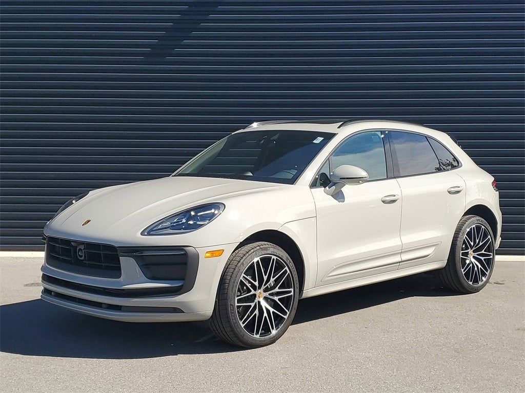 2025 Porsche Macan Base