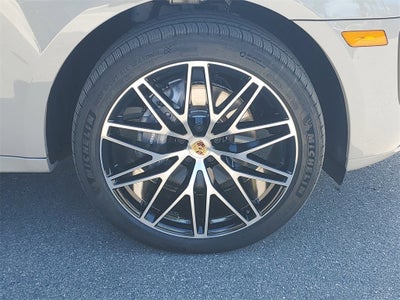 2025 Porsche Macan Base