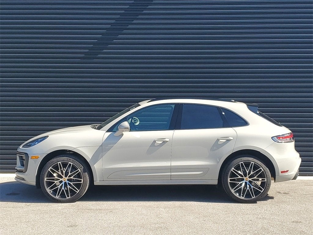 2025 Porsche Macan Base