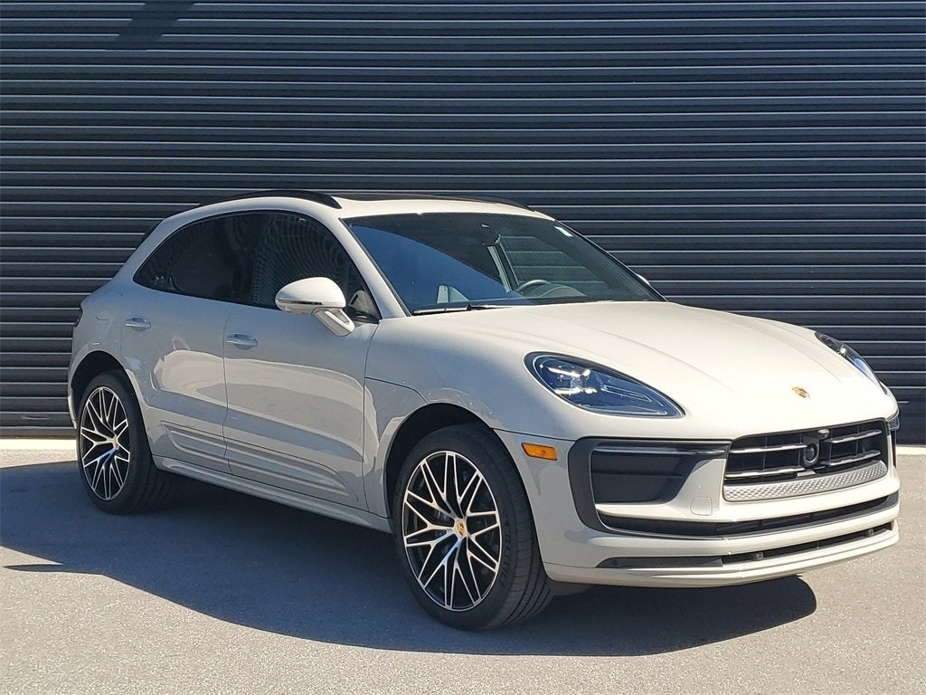 2025 Porsche Macan Base