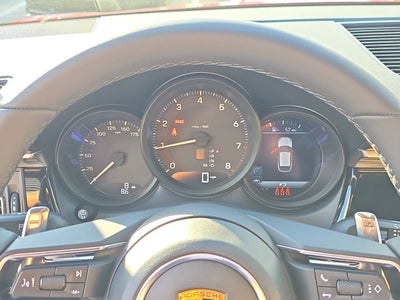 2026 Porsche Macan Base