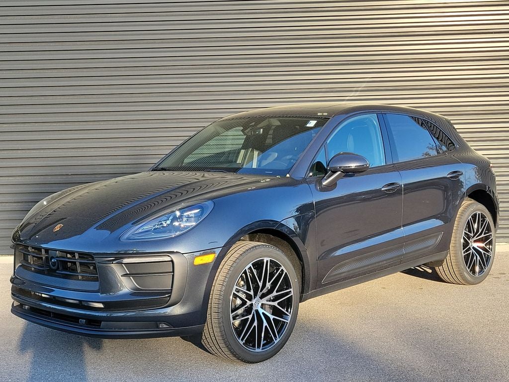 2026 Porsche Macan Base