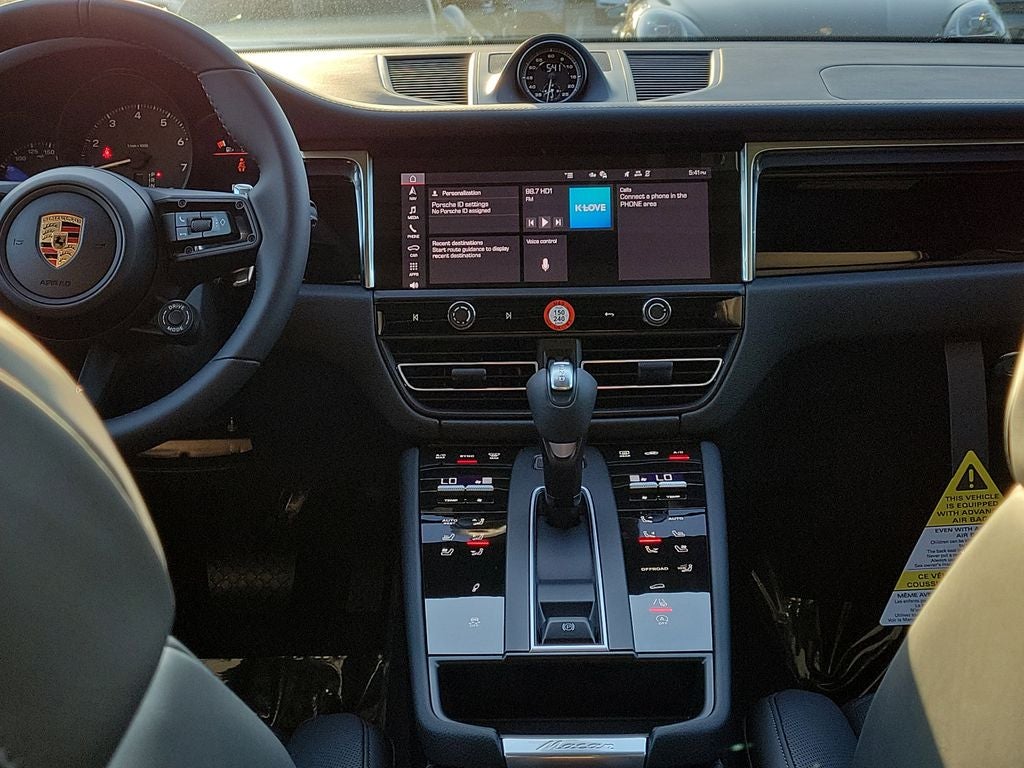 2026 Porsche Macan Base