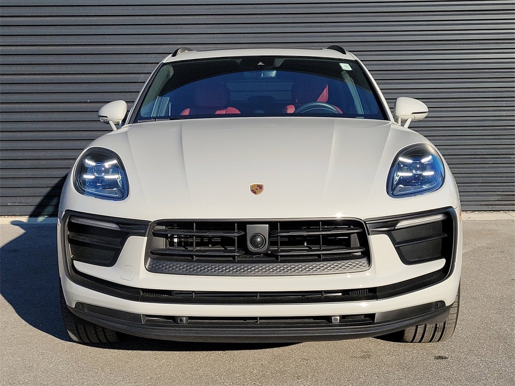 2025 Porsche Macan Base