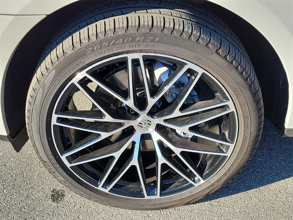 2025 Porsche Macan Base