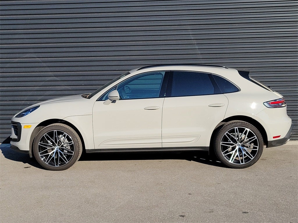 2025 Porsche Macan Base