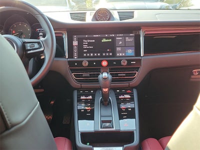 2025 Porsche Macan Base