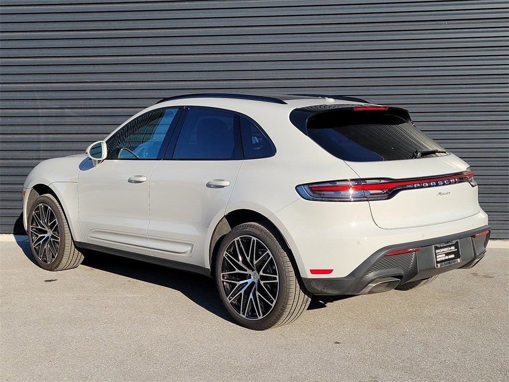 2025 Porsche Macan Base
